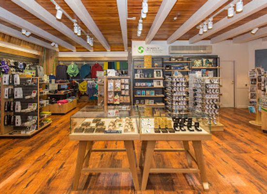 new-zealand/mount-aspiring-national-park/shop/simply-new-zealand-wanaka