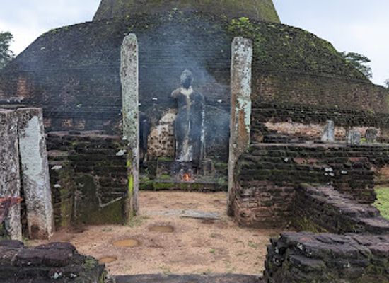 sri-lanka/polonnaruwa/shop/pabalu-vehera