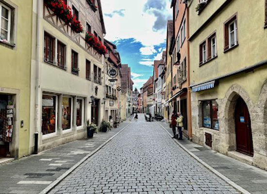 germany/rothenburg-ob-der-tauber/shop/modeladen-lola