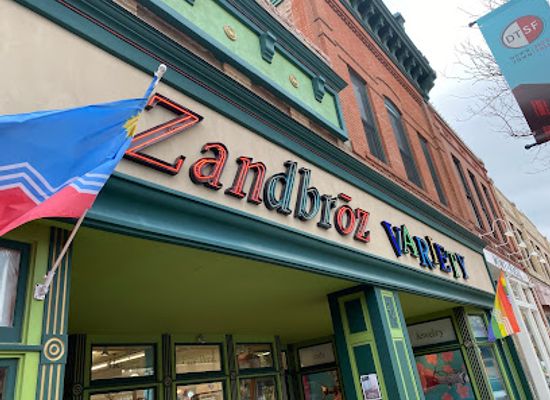 south-dakota/sioux-falls/falls-park/shop/zandbroz-variety