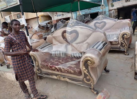 cameroon/ngaoundere/shop/eminem-shopping