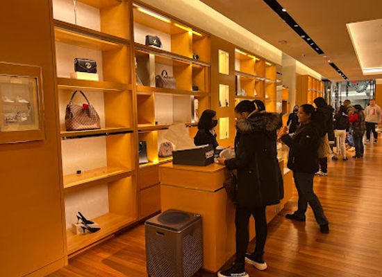 connecticut/hartford-county/shop/louis-vuitton-farmington-westfarms