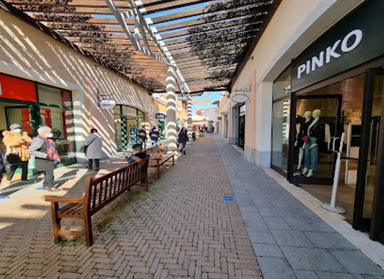 italy/campania/shop/designer-outlet-la-reggia