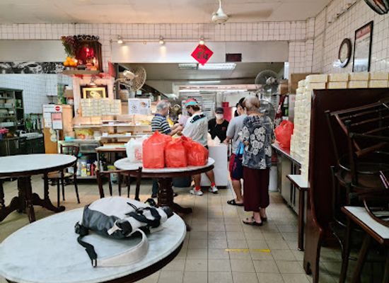 singapore/balestier/shop/loong-fatt-tau-sar-piah