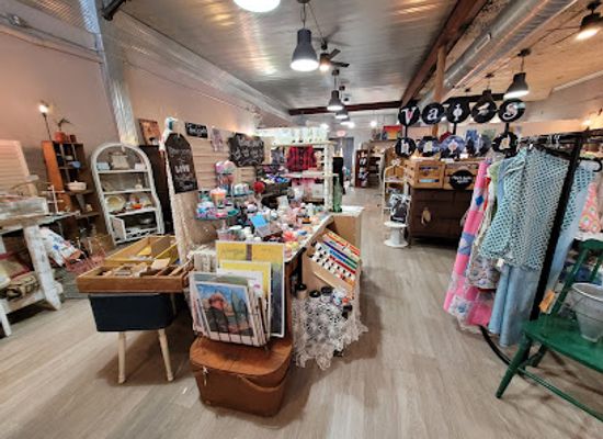 illinois/illinois-river-valley/shop/a-mess-of-things