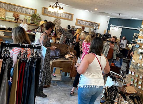 wisconsin/southern-wisconsin/shop/faded-roots-boutique