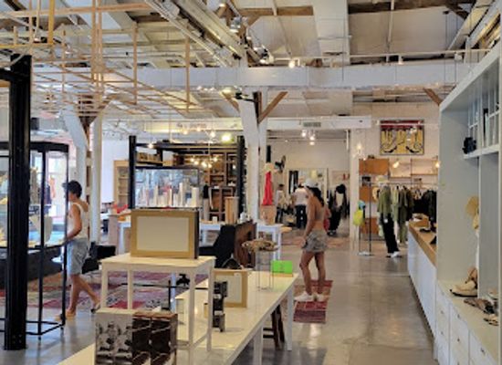 israel/tel-aviv-district/shop/comme-il-faut