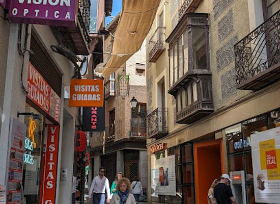 spain/toledo/jewish-quarter/shop/abracadabra-tienda-de-minerales-y-plata