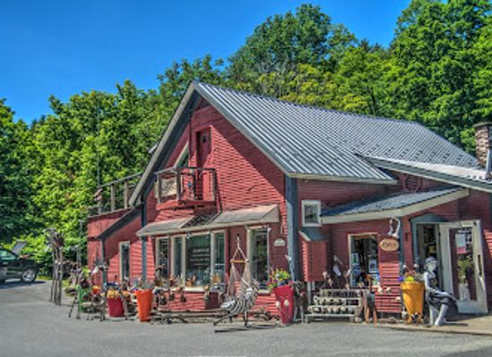 vermont/mount-mansfield/shop/remarkable-things-at-stowe-craft