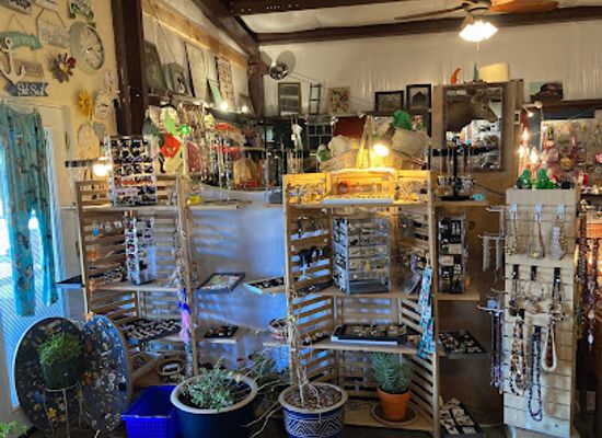 utah/grand-staircase-escalante-national-monument/shop/blind-coyote-trading-post