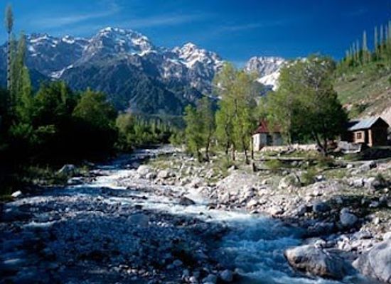 kyrgyzstan/arslanbob-walnut-forest/shop/mubina