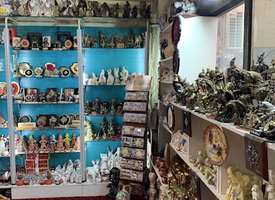 kosovo/nokshiq/shop/souvenir-shop-grand