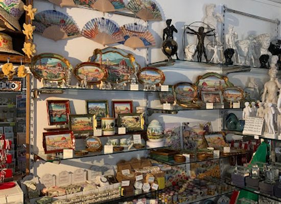 italy/florence/santa-croce/shop/italy-souvenir-gift-shop
