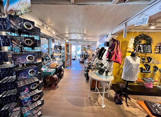 california/san-diego/la-jolla/shop/the-cave-store