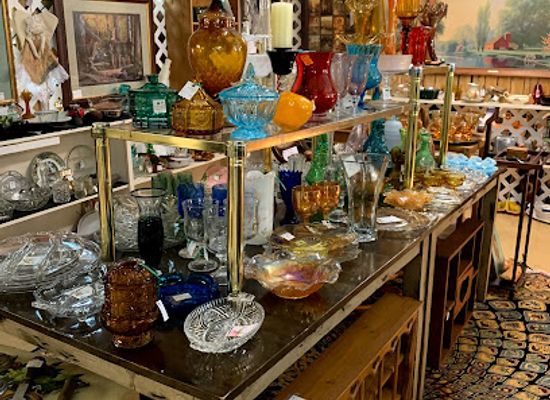 mississippi/the-pine-belt/shop/collins-antiques-more-mall