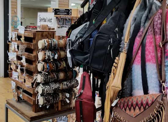 south-dakota/black-elk-peak/shop/whispering-pinest-shirts