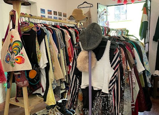 mexico/oaxaca/shop/vikers-vintage-thrift-shop