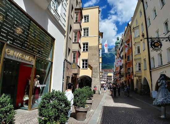 austria/innsbruck/shop/einwaller-e-sports-designer-fashion