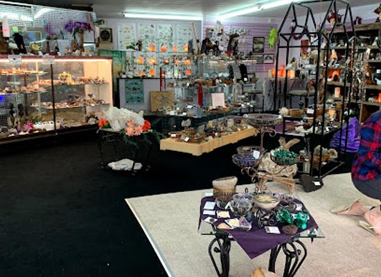 missouri/lake-of-the-ozarks/shop/dirty-girls-crystals-and-rocks