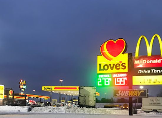 illinois/matthiessen-state-park/shop/love-s-travel-stop