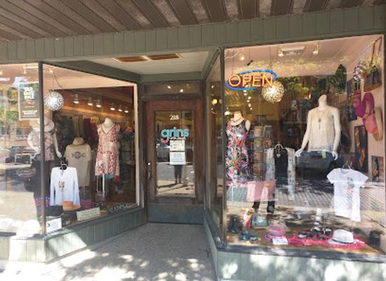 michigan/st-joseph/shop/grins-of-st-joseph
