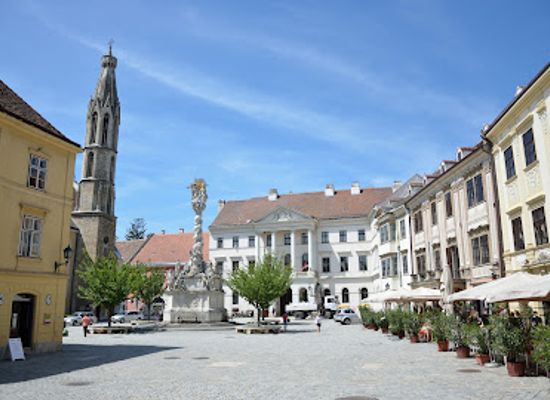 hungary/sopron-region/shop/main-square