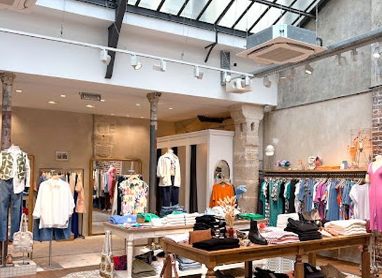 france/paris/le-marais/shop/miss-jeanne-marais