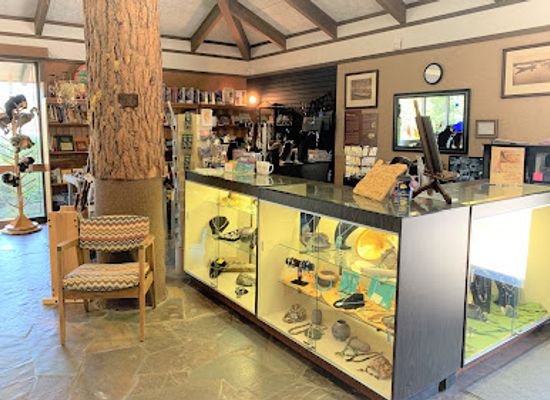 oregon/southern-oregon/shop/favell-museum
