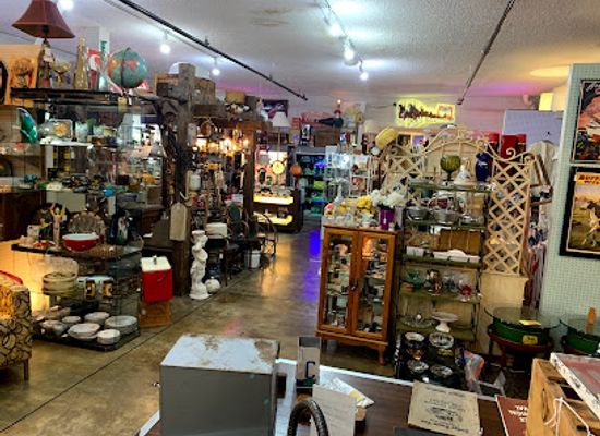 nevada/las-vegas/shop/antique-alley-mall