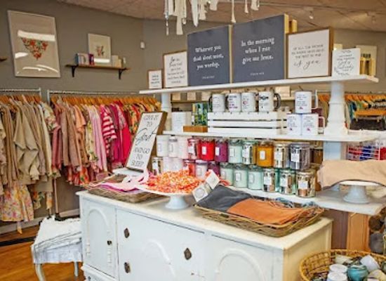 michigan/frankenmuth/shop/adorn-boutique-frankenmuth
