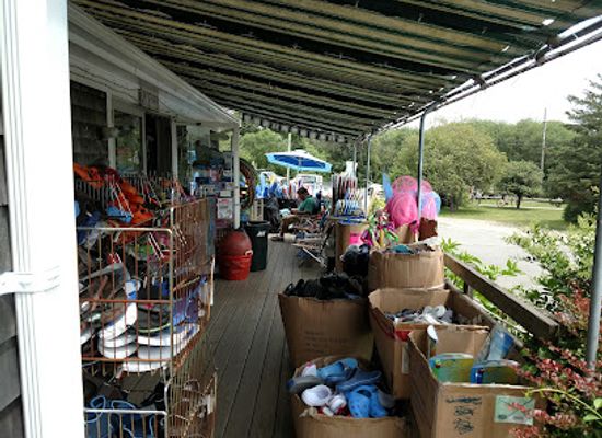 massachusetts/martha-s-vineyard/shop/trader-fred-s