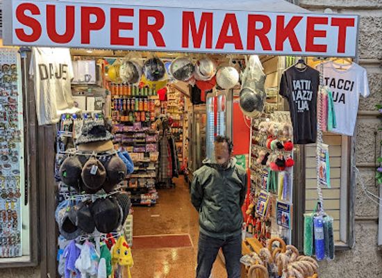 vatican-city/passetto-di-borgo/shop/supermarket-souvenir
