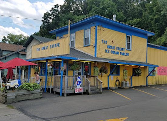 new-york/watkins-glen/shop/great-escape-ice-cream-parlor