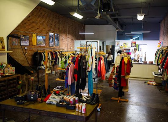 kansas/wichita/old-town/shop/dead-center-vintage