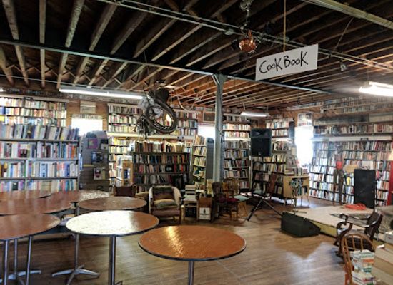 minnesota/driftless-area/shop/driftless-books-and-music