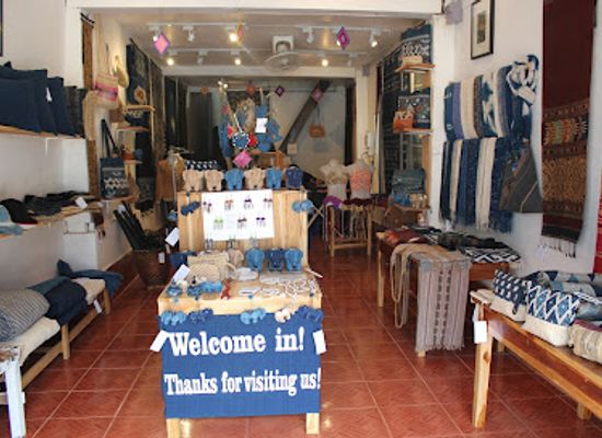 laos/luang-prabang/shop/indigo-fabric-shop