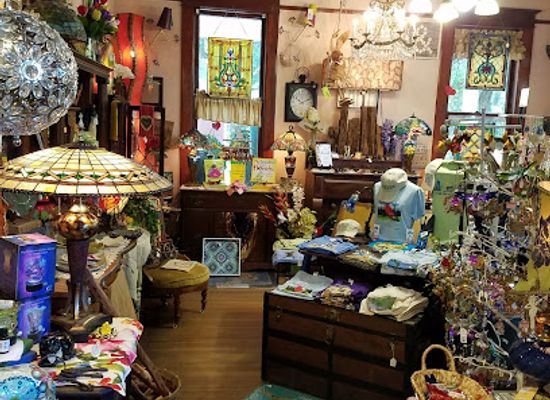 florida/north-florida/shop/grumbles-house-antiques-garden-shop