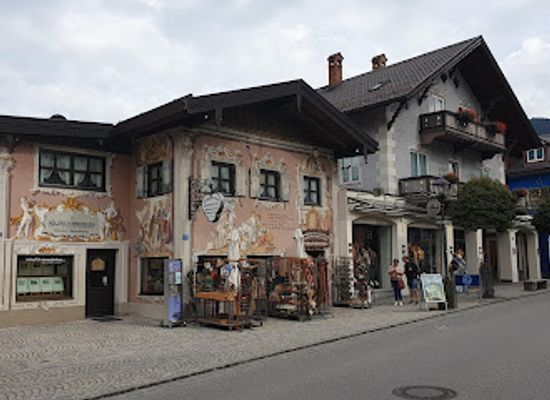 germany/oberammergau/shop/modehaus-haag