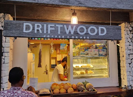 maldives/veligandu-island/shop/driftwood-coffee-corner