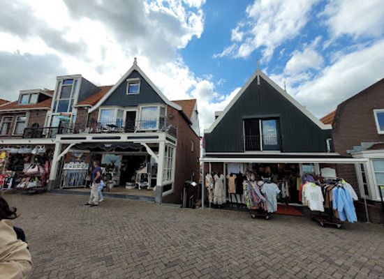 netherlands/volendam/shop/knus