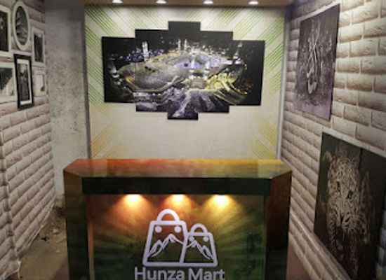 pakistan/hunza-valley/shop/hunza-mart