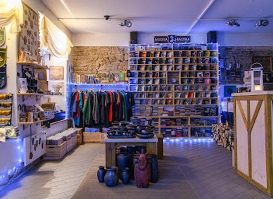 lithuania/vilnius/old-town/shop/ragaine-baltik-shop