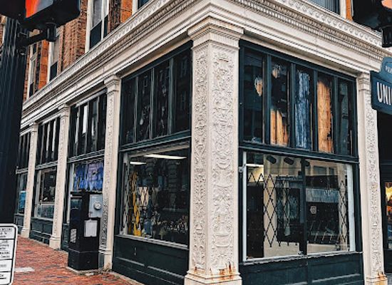 massachusetts/new-bedford/shop/plugged-in-downtown