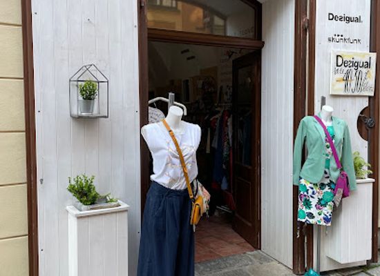 czechia/cesky-krumlov/shop/boutique-matahari