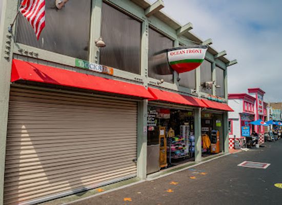 california/monterey/old-fisherman-s-wharf/shop/ocean-front