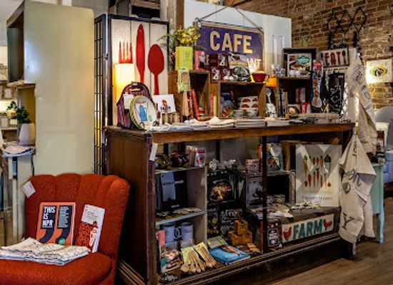 colorado/eastern-plains/shop/decade-gifts-denver-gift-shops