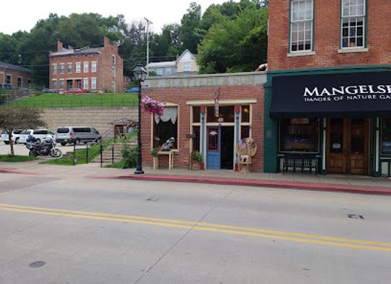illinois/driftless-area/shop/galena-river-wine-cheese