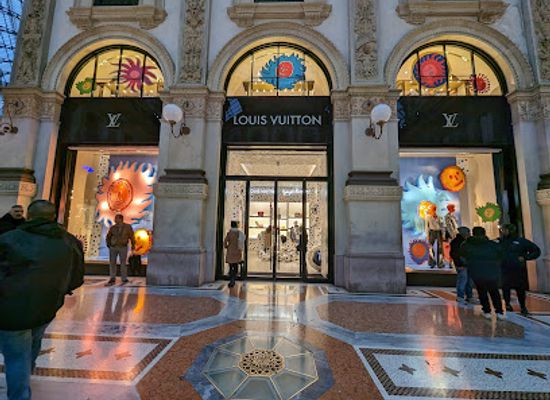 italy/milan/shop/louis-vuitton-la-rinascente-milan-duomo-store