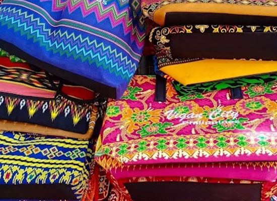 philippines/vigan/shop/shimeyah-souvenir-bagnet-vigan-longganisa