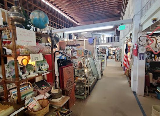 florida/santa-fe-river/shop/waldo-s-antique-village